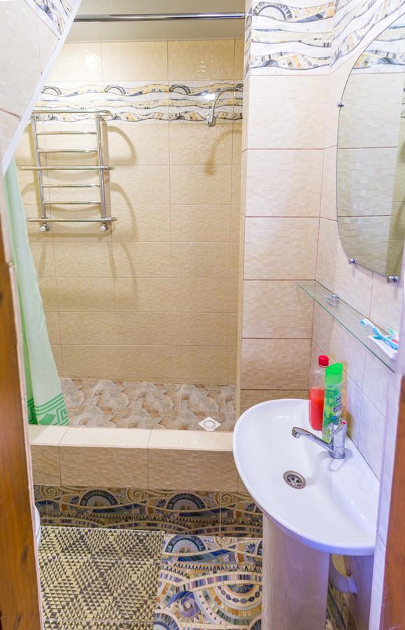 Guest House Cherepaha Kamianets-Podilskyi Ngoại thất bức ảnh